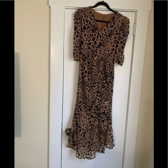 ZY Leopard Print Midi Dress with slit Size XS - Picture 8 of 16
